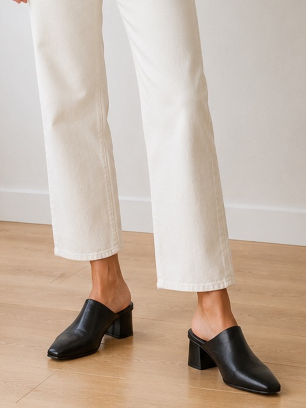 Seychelles Muse Black Leather Pointed Toe Block Heel Mules